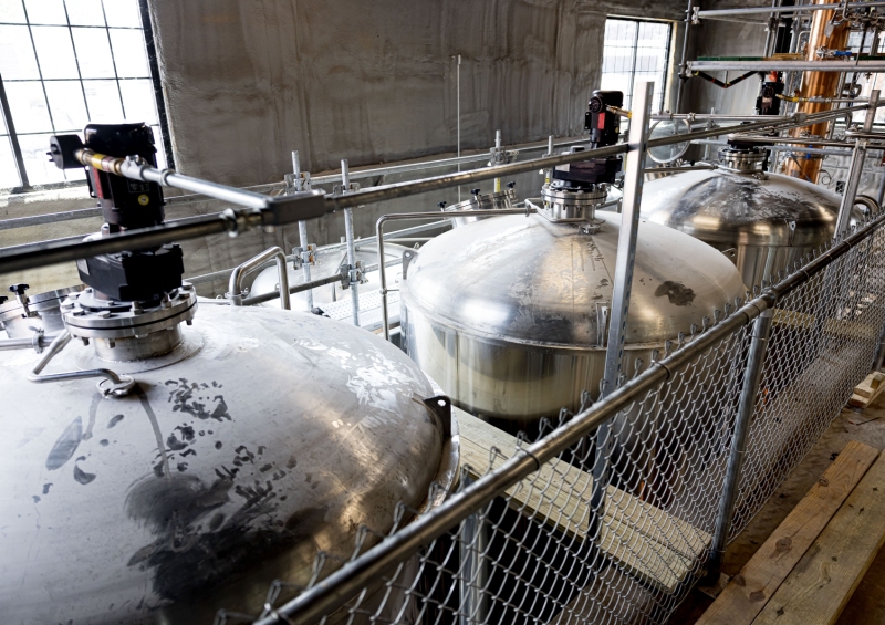 July 25, 2025: Senator Kim visits Hidden Still Distillery