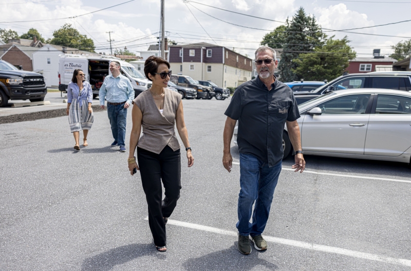 July 25, 2025: Senator Kim visits Hidden Still Distillery