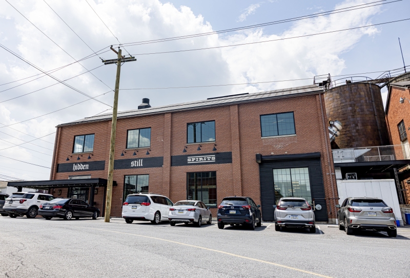 July 25, 2025: Senator Kim visits Hidden Still Distillery