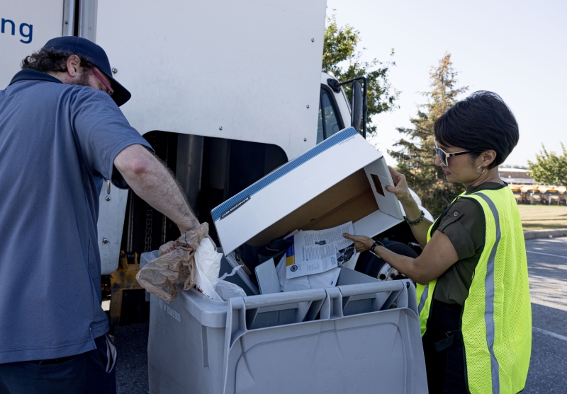 September 13, 2025: Senator Kim Hosts Shredding Event