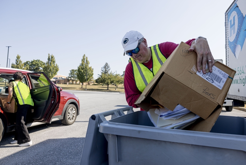 September 13, 2025: Senator Kim Hosts Shredding Event