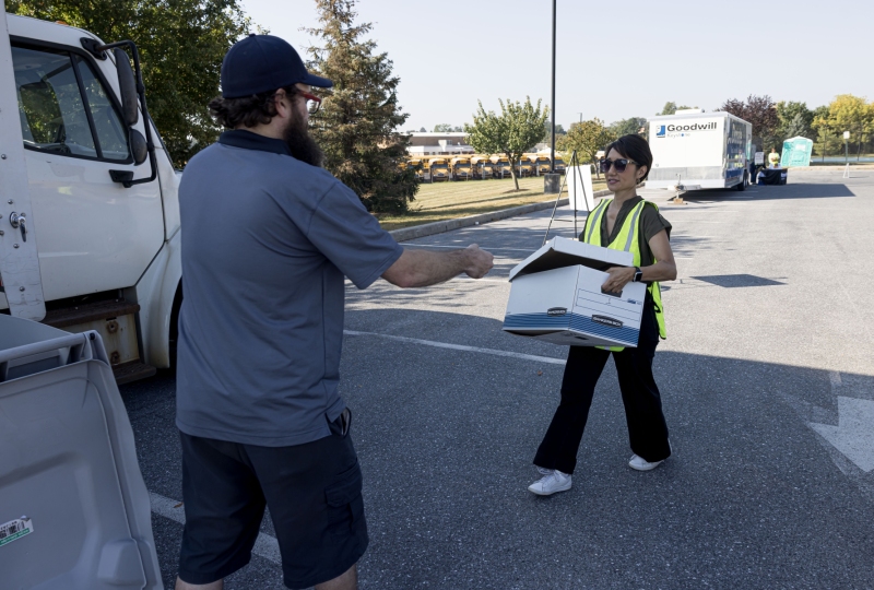 September 13, 2025: Senator Kim Hosts Shredding Event