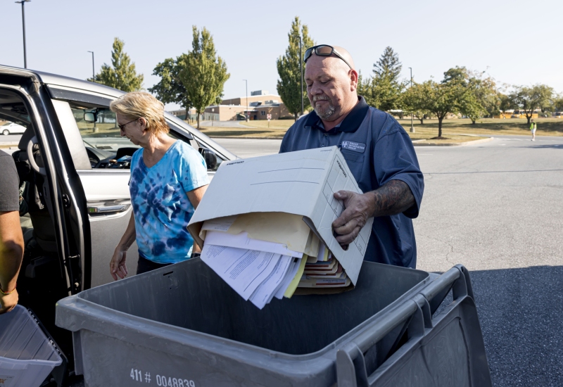 September 13, 2025: Senator Kim Hosts Shredding Event