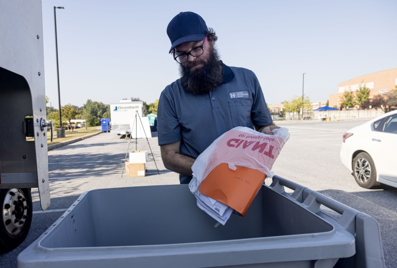 September 13, 2025: Senator Kim Hosts Shredding Event