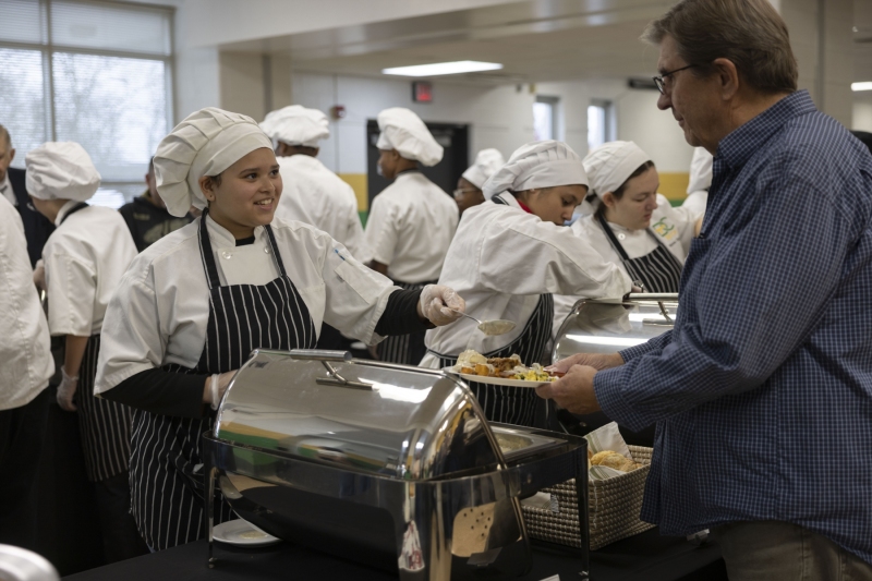 November 12, 2025: Senator Kim hosts Veterans Breakfast at the Dauphin County Technical School.