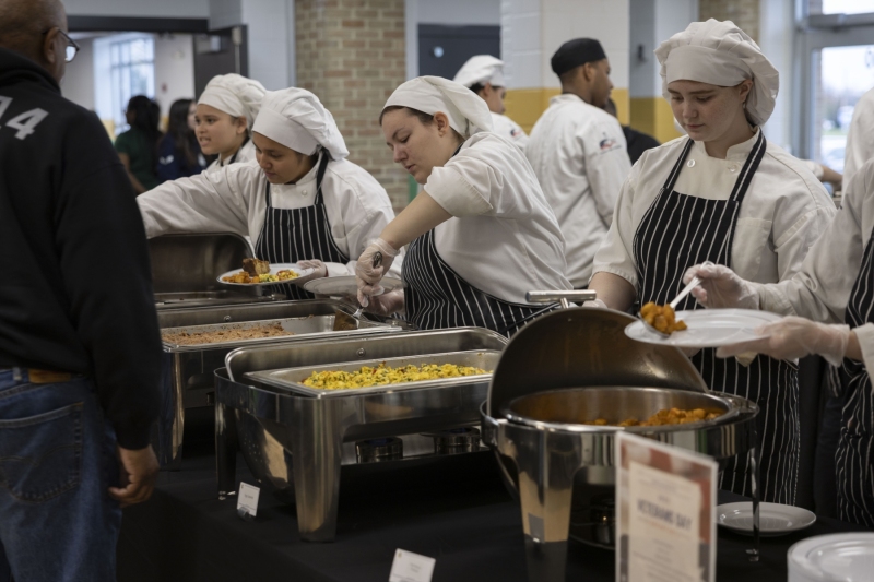 November 12, 2025: Senator Kim hosts Veterans Breakfast at the Dauphin County Technical School.
